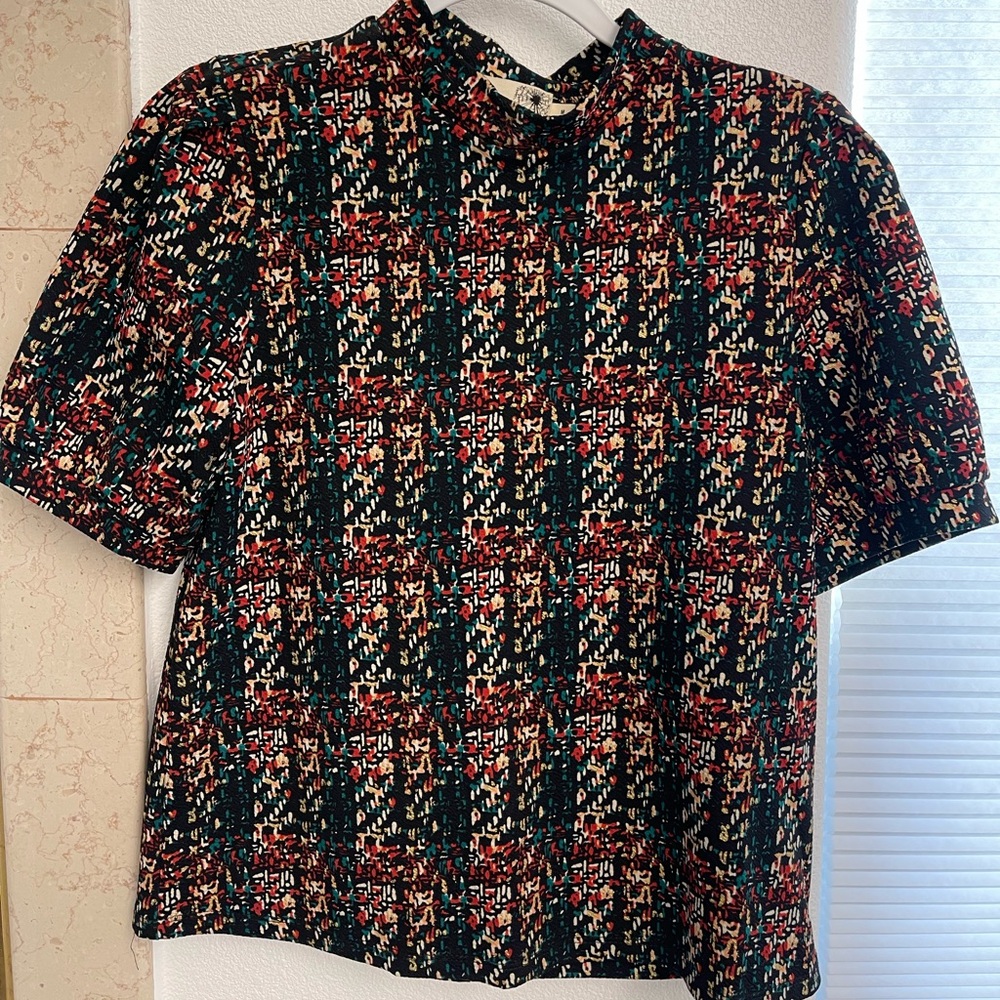 Everleigh Black and Multicolor Textured Short Sleeved Blouse
